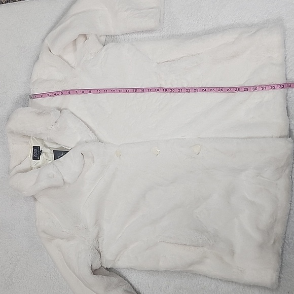 Dennis Basso White Faux Fur Coat With Pockets 30th Anniversary New With Tags - Picture 5 of 9
